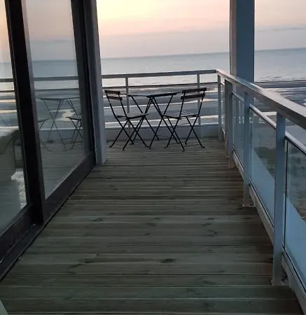 7th Heaven Seaview 公寓 德帕内